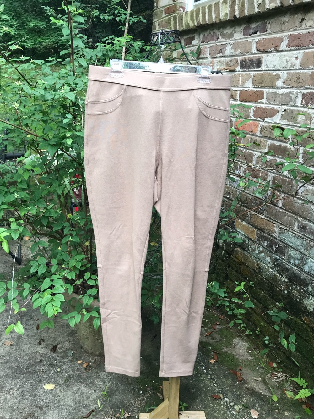 Grace Elements- KHAKI CASUAL PULL ON SKINNY PANTS- Size XL- NWOT